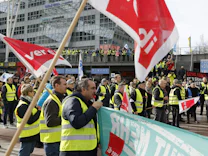Tarifstreit im öffentlichen Dienst: Verdi ruft zum Warnstreik am Flughafen München auf