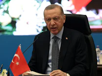 Militärbündnis: Erdoğan stimmt Nato-Aufnahme Finnlands zu