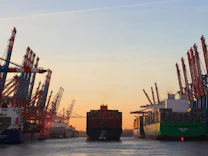 Hamburg: Hafen für große Schiffe gesperrt