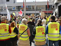 Tarifstreit: Bundesweiter Warnstreik am Montag trifft Bayern großflächig