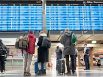 Streik in München: Flughafen stellt Sonntag und Montag Betrieb ein, Streik auch bei MVG und S-Bahn