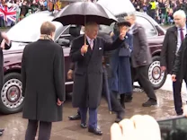 : Jubel im Regen: König Charles III. und Camilla in Hamburg