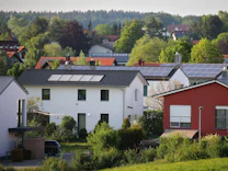 Heizung mit erneuerbarer Energie: Was Hausbesitzer jetzt wissen müssen