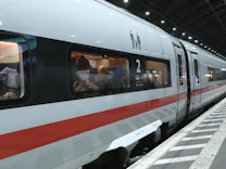 : Deutsche Bahn: Jeder dritte Fernzug im März unpünktlich