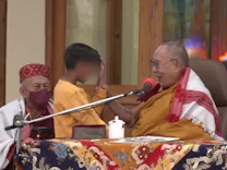 : Video bringt Dalai Lama in Bedrängnis: 87-Jähriger bittet kleinen Jungen um Verzeihung