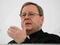 Missbrauch in der katholischen Kirche: Bätzing wirft Zollitsch verantwortungsloses Handeln vor