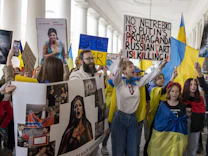 Anna Netrebko: Protest vorm Staatstheater