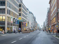 Berlin: In der Friedrichstraße dürfen wieder Autos fahren