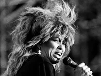 Nachruf auf Tina Turner: Immer wieder die Enge einreißen