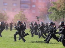 : „Tag X“: Zusammenstöße zwischen Polizei und Demonstranten in Leipzig