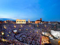 Urlaub in Italien: Oper unter Sternen