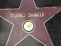 : Rapper Tupac Shakur erhält Stern auf dem Hollywood Walk of Fame