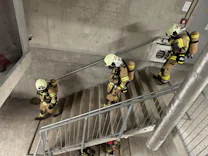 Österreich: 33 leichtverletzte Zugpassagiere nach einem Brand in Tiroler Bahntunnel