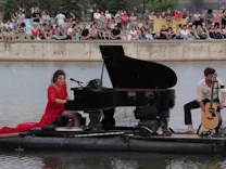 : Magische Momente in Madrid: Klavierkonzert auf dem See