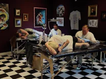 : Tattoo-Künstler stechen Rembrandt-Werke im Museum