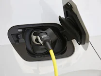 Elektromobilität: Worauf man bei der Versicherung für den E-Auto-Akku achten sollte