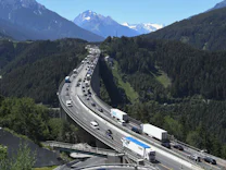 Österreich: Klimaaktivisten blockieren Brennerautobahn