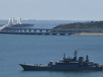 Liveblog zum Krieg in der Ukraine: Russischer Tanker bei Angriff in Kertsch-Meerenge beschädigt 